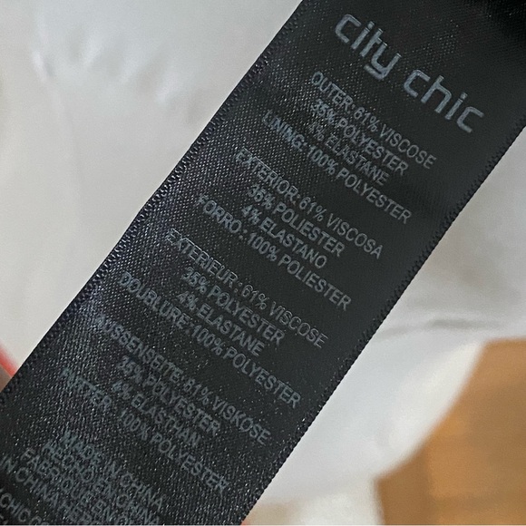 City Chic size medium (18) Cute Girl Elbow Sleeve Dress - navy has pockets - Picture 5 of 7